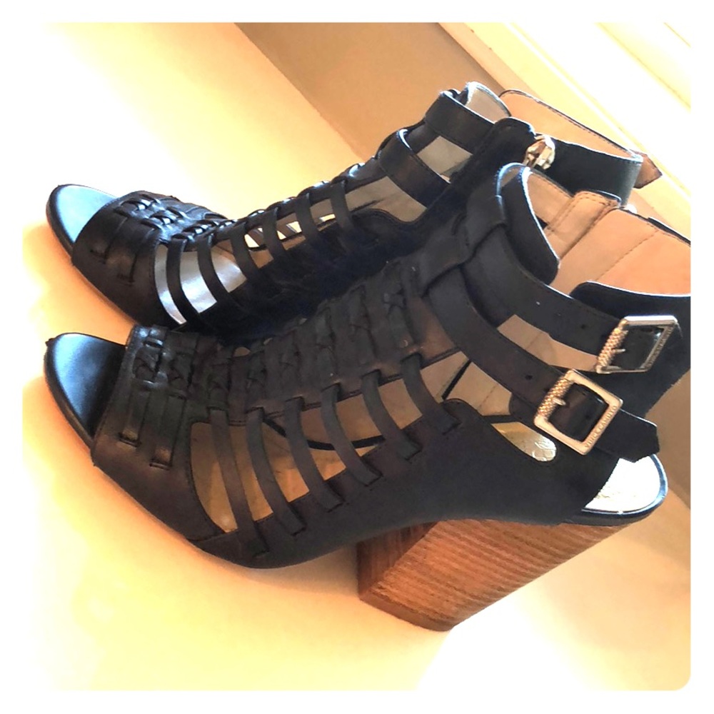 Cute sandal-booties!